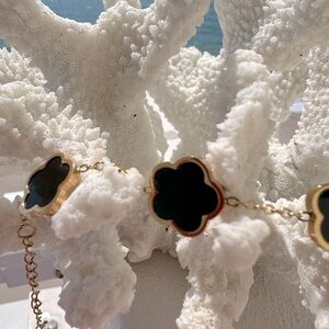 CLOVER BRACELET - NWOT Elegant Gold and Black Clover Flower Bracelet/or ankle